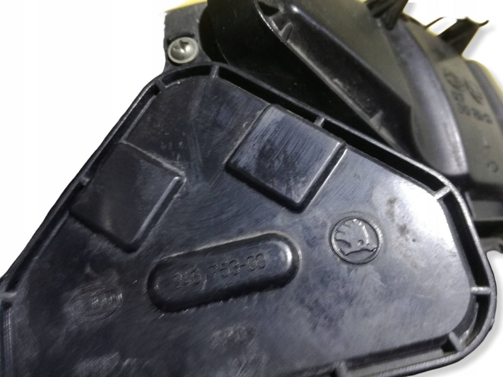 Frontscheinwerfer Skoda Superb 3U1941017F Links Scheinwerfer Headlight SCH3637770785qd