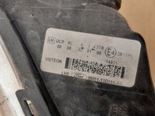 Laden Sie das Bild in den Galerie-Viewer, Frontscheinwerfer Ford Focus BM51-13D154-AE Xenon Ein Stück (Rechts oder Links) SCH7052739941lt