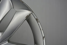 Laden Sie das Bild in den Galerie-Viewer, 1x Alufelge 17 Zoll 7.0&quot; 5x108 46ET Glanz Silber 967140380 Peugeot Rim Wheel