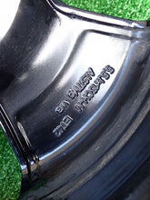 Laden Sie das Bild in den Galerie-Viewer, 1x Alufelge 15 Zoll 5.5&quot; 4x100 42ET Schwarz 403009349R Renault Rim Wheel
