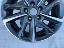 Load image into Gallery viewer, 1x Alufelge 17 Zoll 7.0&quot; 5x114.3 53ET Glanz Graphit 52910-G4700 Hyundai I30