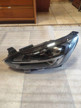 Load image into Gallery viewer, Frontscheinwerfer Ford Focus MX7B-13E015-ED Links Scheinwerfer Headlight SCH3966197237mh
