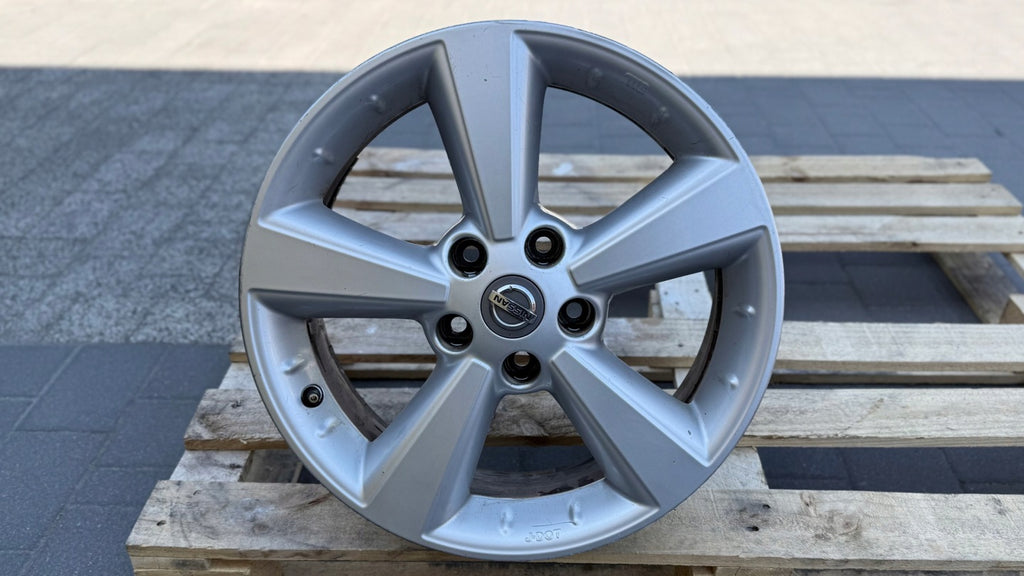 1x Alufelge 17 Zoll 6.5" 5x114.3 40ET Glanz Silber 40300-EY17C Nissan Qashqai I FEL7748113513qi