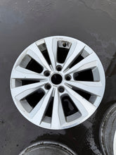 Load image into Gallery viewer, 1x Alufelge 16 Zoll 6.5" 5x112 46ET Glanz Graphit 5G0601025 VW Golf Rim Wheel FEL5756515965gq