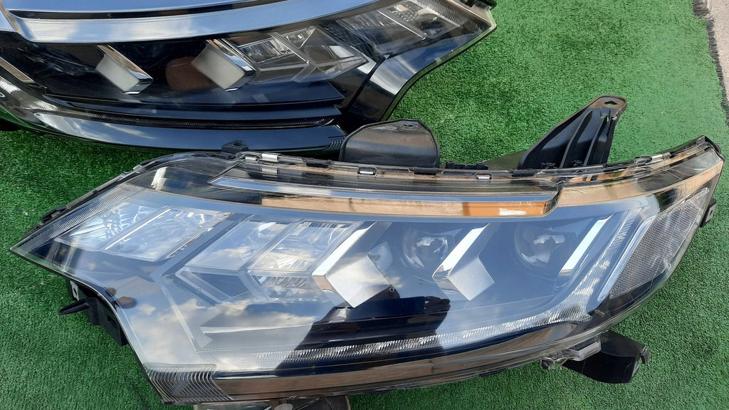 Frontscheinwerfer Mitsubishi Outlander ECM921-21E10 Full LED Rechts oder Links