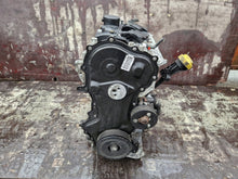 Load image into Gallery viewer, Motor Renault Trafic III M9R805 2.0 DCI 150PS 110kW 147TKm Diesel Unkomplett