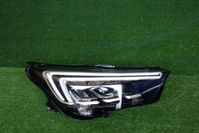 Laden Sie das Bild in den Galerie-Viewer, Frontscheinwerfer Opel Crossland X 1687836080 Rechts Scheinwerfer Headlight SCH7868378217pw