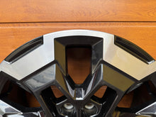 Load image into Gallery viewer, 1x Alufelge 18 Zoll 7.0" 6x114.3 45ET Glanz Schwarz 5JU3CWA58 Nissan Navara FEL6950963481tp