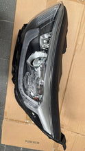 Load image into Gallery viewer, Frontscheinwerfer Kia Stonic Rechts Scheinwerfer Headlight