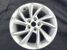 Laden Sie das Bild in den Galerie-Viewer, 1x Alufelge 16 Zoll 7.0" 5x105 41ET Glanz Silber 39078765 Opel Astra K Rim Wheel FEL2278682259ze