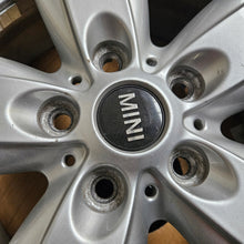 Laden Sie das Bild in den Galerie-Viewer, 1x Alufelge 16 Zoll 7.0" 5x112 6877741 BMW Rim Wheel FEL8004424720hm