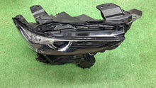 Laden Sie das Bild in den Galerie-Viewer, Frontscheinwerfer Mazda 3 51030 Full LED Rechts Scheinwerfer Headlight