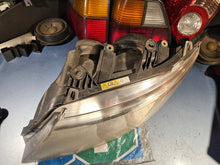 Laden Sie das Bild in den Galerie-Viewer, Frontscheinwerfer Saab 93 9-3 5DV00829000 Xenon Links Scheinwerfer Headlight
