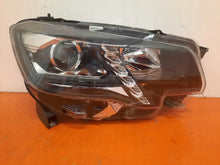 Laden Sie das Bild in den Galerie-Viewer, Frontscheinwerfer Peugeot Rifter 90146218 Rechts Scheinwerfer Headlight SCH9845840425tv