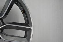 Load image into Gallery viewer, 1x Alufelge 18 Zoll 7.5&quot; 5x112 51ET Glanz Grau 8V0601025 Audi Mg Rim Wheel