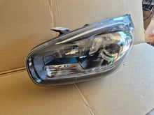 Laden Sie das Bild in den Galerie-Viewer, Frontscheinwerfer Kia Carens III 92101A4180 Links Scheinwerfer Headlight SCH5526912844gh