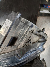 Laden Sie das Bild in den Galerie-Viewer, Frontscheinwerfer Toyota Proace City 9835780680 Links Scheinwerfer Headlight SCH5112969165sx