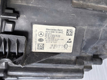Laden Sie das Bild in den Galerie-Viewer, Frontscheinwerfer Mercedes-Benz W213 A2139067606KZ LED Rechts Headlight SCH3971304714fc