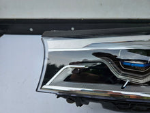 Load image into Gallery viewer, Frontscheinwerfer BMW 7 G11 7465605-01 Links Scheinwerfer Headlight