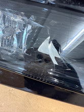 Laden Sie das Bild in den Galerie-Viewer, Frontscheinwerfer Skoda Karoq 57B941009 Ein Satz Scheinwerfer Headlight SCH9605249398ld