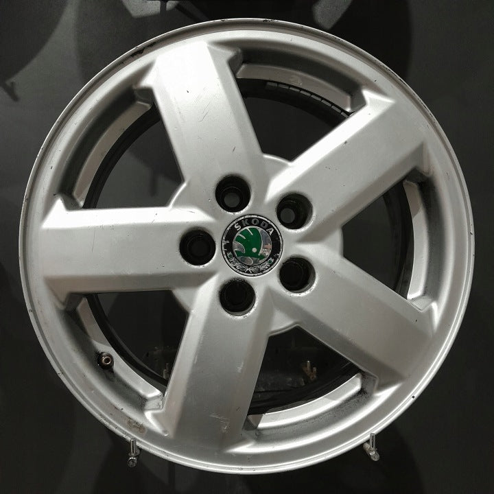 4x Alufelge 15 Zoll 6.0" 5x100 38ET 1U0601025H Skoda Rapid Rim Wheel FEL7006201077vq