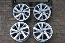Laden Sie das Bild in den Galerie-Viewer, 4x Alufelge 17 Zoll 6.5" 5x112 46ET Glanz Silber 5H0071497 VW Golf VIII Passat FEL7461922338bp