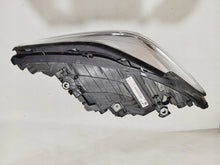 Laden Sie das Bild in den Galerie-Viewer, Frontscheinwerfer BMW 6 G32 8497216 Rechts Scheinwerfer Headlight