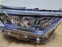 Load image into Gallery viewer, Frontscheinwerfer Toyota Rav V 4 Rechts Scheinwerfer Headlight SCH9294120523yx