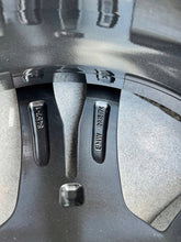 Load image into Gallery viewer, 1x Alufelge 19 Zoll 10.5" 5x112 28ET 8089561 BMW G05 Rim Wheel FEL2072033975aa