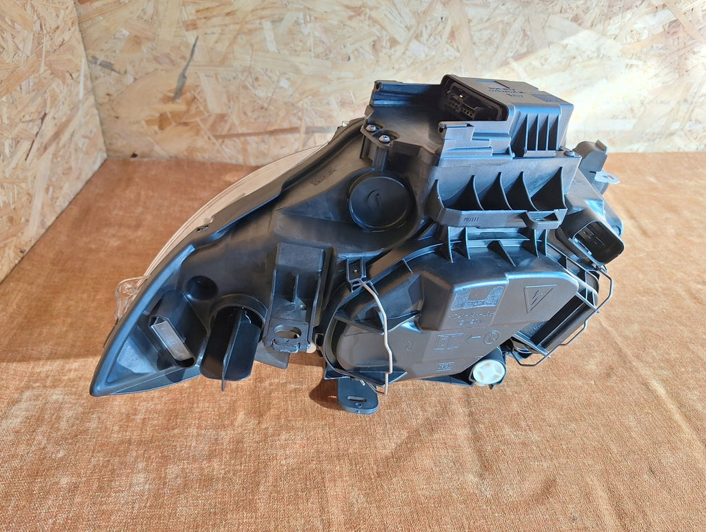 Frontscheinwerfer BMW 1 E88 E81 E82 E87 90004814 Xenon Rechts Headlight