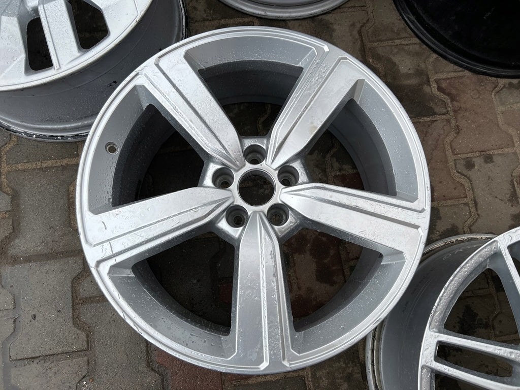 1x Alufelge 20 Zoll 9.0" 5x112 38ET Glanz Silber 4KE601025S Audi E Tron