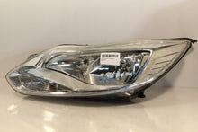 Laden Sie das Bild in den Galerie-Viewer, Frontscheinwerfer Ford Focus III BM5113W030AH Links Scheinwerfer Headlight SCH2398920540yd
