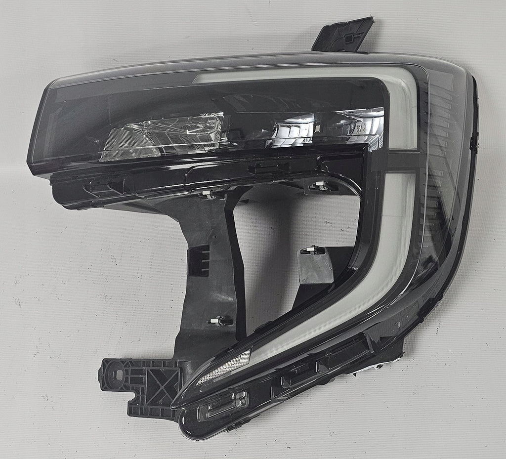 Frontscheinwerfer Nissan Interstar Master III 260609073R 2404181634 Links SCH7456309090uu