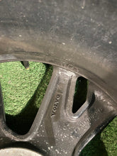 Laden Sie das Bild in den Galerie-Viewer, 1x Alufelge 18 Zoll 8.0&quot; 5x108 42ET 31471482 Volvo S60 V60 Rim Wheel