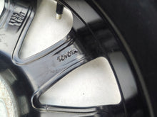Laden Sie das Bild in den Galerie-Viewer, 1x Alufelge 15 Zoll 4.5&quot; 4x100 35ET PW457-0H003 Toyota Aygo Rim Wheel