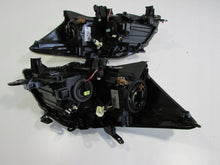 Laden Sie das Bild in den Galerie-Viewer, Frontscheinwerfer Toyota Auris 81150-02470 Ein Stück (Rechts oder Links)