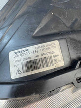 Load image into Gallery viewer, Frontscheinwerfer Volvo Xc60 I 30763135 Xenon Links Scheinwerfer Headlight SCH6585181941av