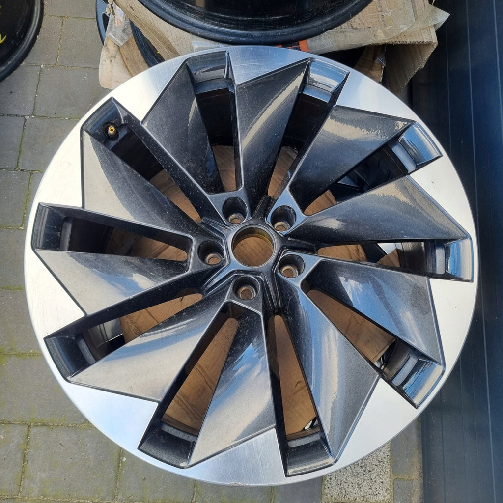 1x Alufelge 19 Zoll 9.0" 5x112 5LA601025P Skoda Enyaq Rim Wheel FEL9402942963ak