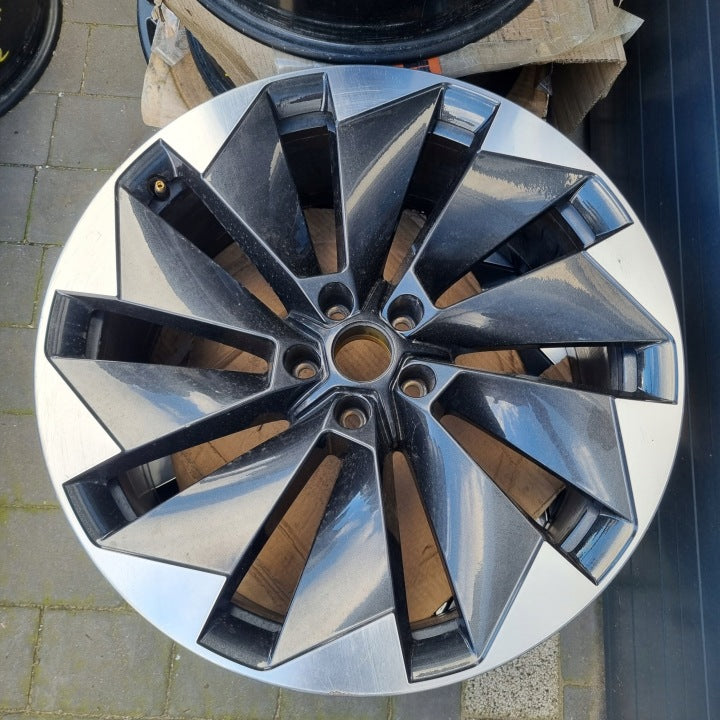 1x Alufelge 19 Zoll 9.0" 5x112 5LA601025P Skoda Enyaq Rim Wheel FEL9402942963ak