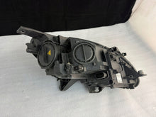 Laden Sie das Bild in den Galerie-Viewer, Frontscheinwerfer Mercedes-Benz W251 A2518203561 Xenon Links Headlight SCH7045233938wu