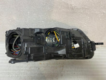 Laden Sie das Bild in den Galerie-Viewer, Frontscheinwerfer Skoda Octavia III 5E1941015A Xenon Links Headlight SCH8782957928lc