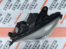 Laden Sie das Bild in den Galerie-Viewer, Frontscheinwerfer Mercedes-Benz W204 A2048200159 Bi-Xenon Links Headlight SCH4536469454tx