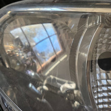 Load image into Gallery viewer, Frontscheinwerfer Toyota Yaris 81130-52D20 Rechts Scheinwerfer Headlight SCH7265203577ew