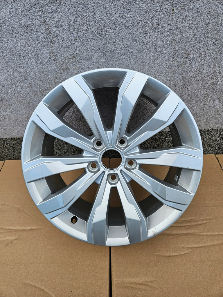 1x Alufelge 17 Zoll 7.0" 5x112 45ET 2GA601025 VW T-Roc Rim Wheel