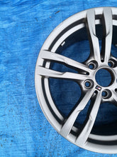 Laden Sie das Bild in den Galerie-Viewer, 1x Alufelge 18 Zoll 8.5" 5x120 47ET Glanz Grau 7852492 BMW 3 F30 F32 Rim Wheel FEL2613839830mr