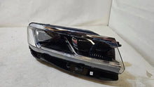 Laden Sie das Bild in den Galerie-Viewer, Frontscheinwerfer VW Touareg 761941036A Rechts Scheinwerfer Headlight