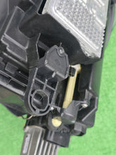 Laden Sie das Bild in den Galerie-Viewer, Frontscheinwerfer Seat Leon 5f1 5F1941007B Links Scheinwerfer Headlight SCH1134250153ly