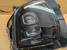 Laden Sie das Bild in den Galerie-Viewer, Frontscheinwerfer P0227069 Rechts Scheinwerfer Headlight