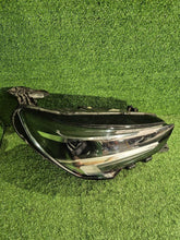 Laden Sie das Bild in den Galerie-Viewer, Frontscheinwerfer Opel Corsa F 39162654 Rechts Scheinwerfer Headlight SCH1669824132tt