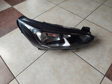 Laden Sie das Bild in den Galerie-Viewer, Frontscheinwerfer Ford Focus MX7B-13E014-CC Rechts Scheinwerfer Headlight